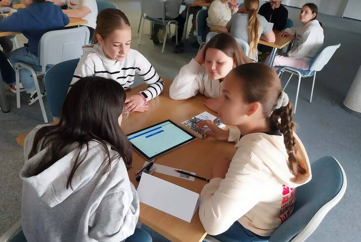 Interakt�v �ra –A P�l utcai fi�kkal