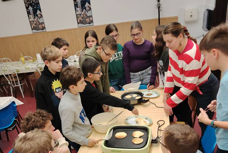 Kar�csonyi hangol�d�s a tanul�szob�n