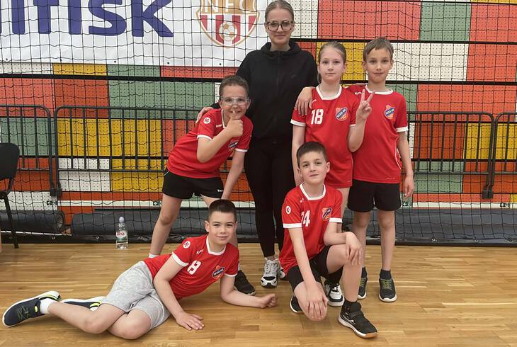 Sport�gn�pszer�s�t� k�zilabda
