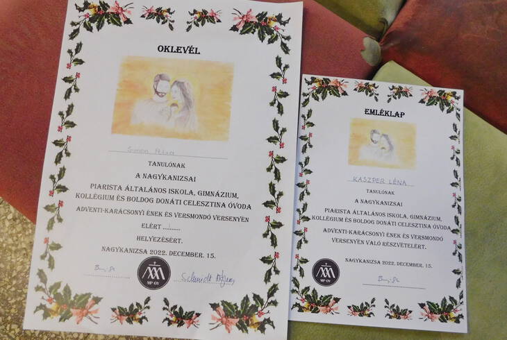 I. helyezések a Piarista iskola adventi-karácsonyi ének- és versmondó versenyén