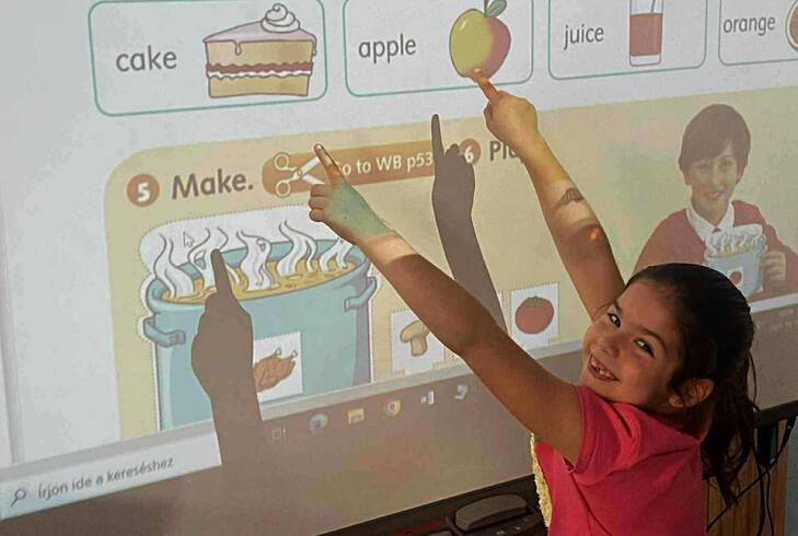 Sz�r�lap idegen nyelvi k�pz�s�nkr�l